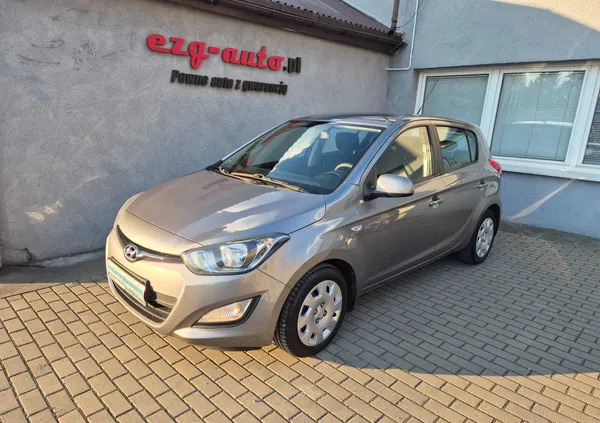 samochody osobowe Hyundai i20 cena 23900 przebieg: 139460, rok produkcji 2013 z Zgierz